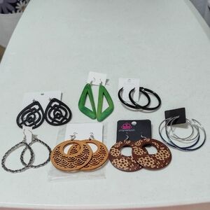 Brand New 7 Pairs Of Earrings